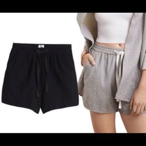 Wilfred bertaud textured shorts. Xs. Black. Great condition!